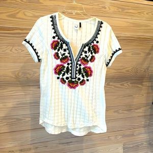 Anthropologie Akemi Kin Embroidered Floral Top- Size Small